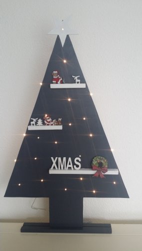 Houten Kerstboom met lampjes en versiering 71 cm hoog en 44cm breed